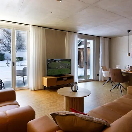 Apartamento Adlerhaus, Gartenwohnung -410- Mittenwald